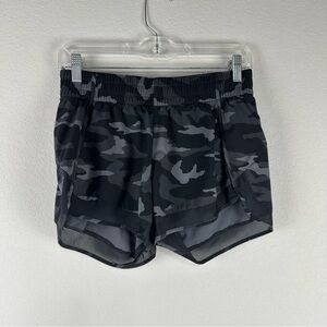 Athleta Black Gray Camo Lux Print Mesh Racer Run Athleisure Shorts 4” Size XS